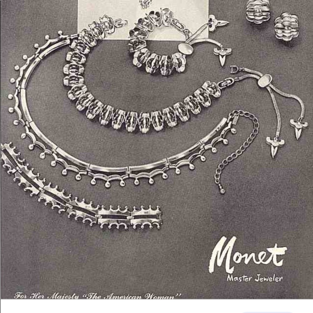 🌹WELCOME TO OUR CLOSET 🌺 - Picture 6 of 7